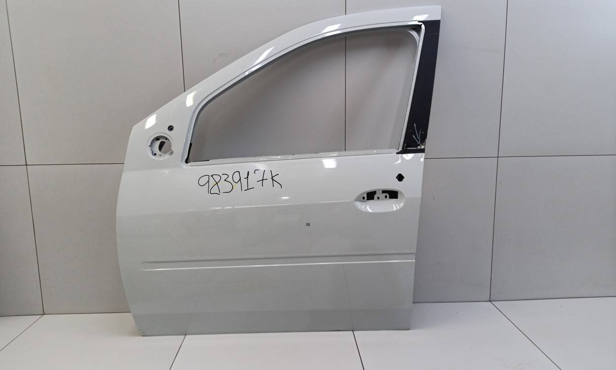 Дверь передняя левая