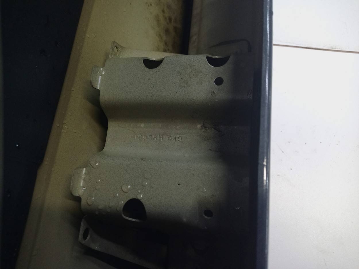 Дверь передняя левая