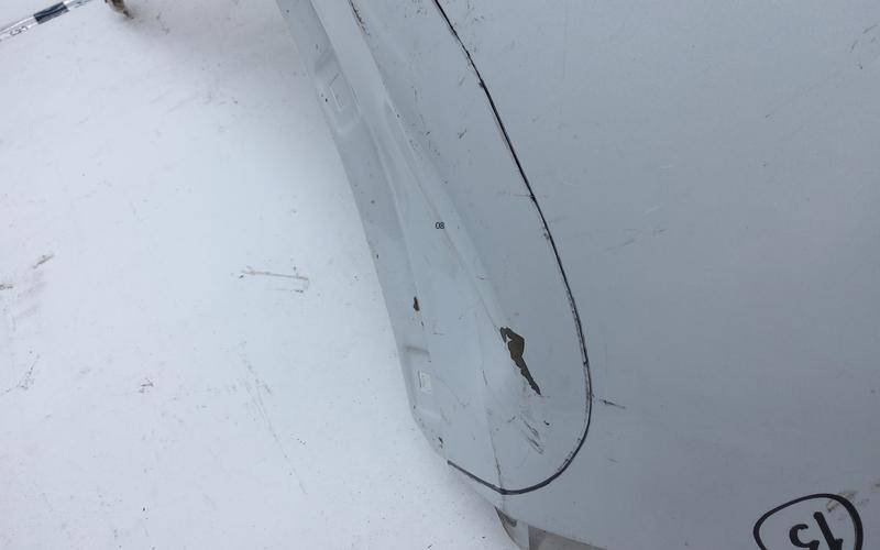 Крыло переднее правое