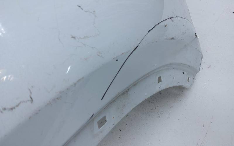 Крыло переднее правое