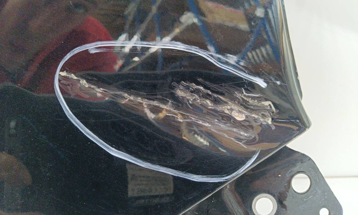 Крыло переднее правое