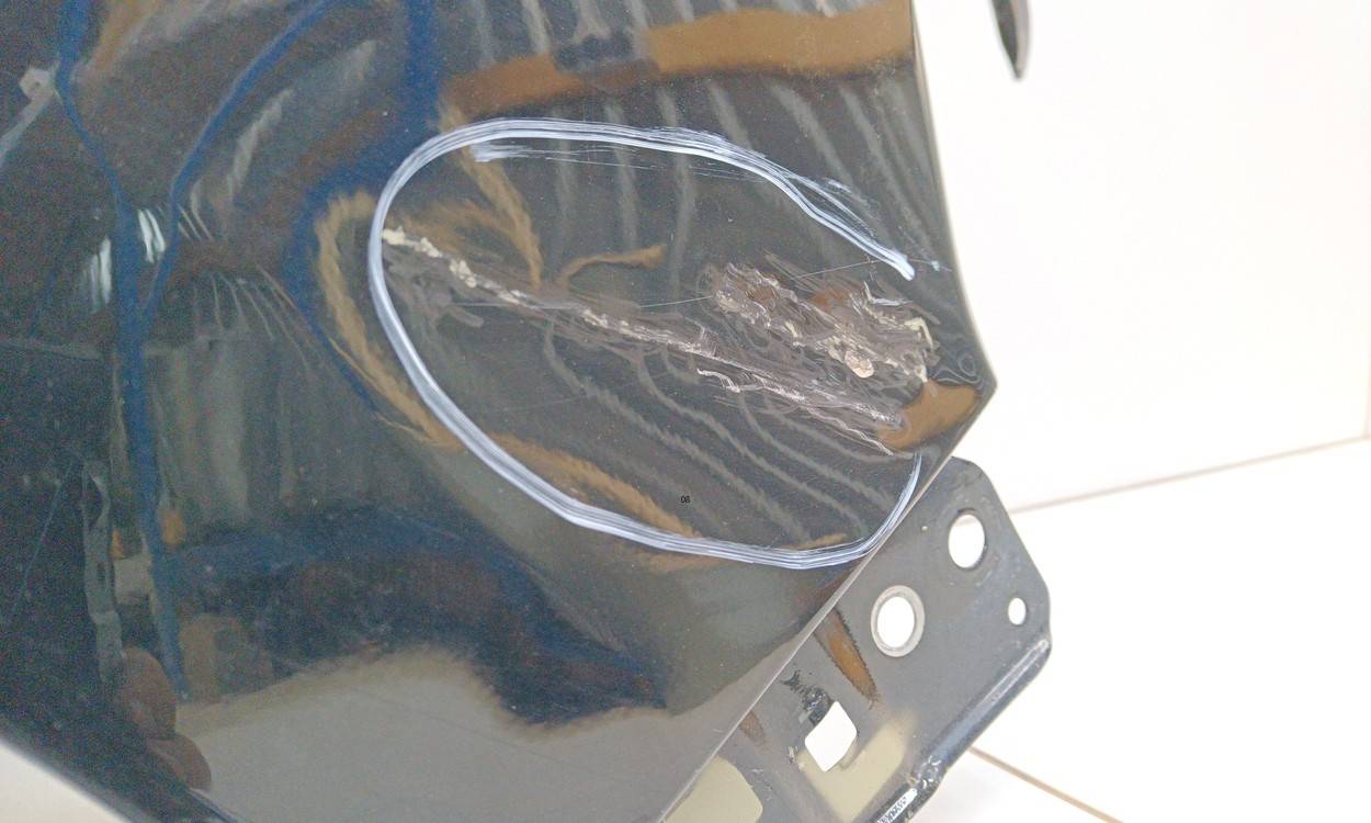 Крыло переднее правое