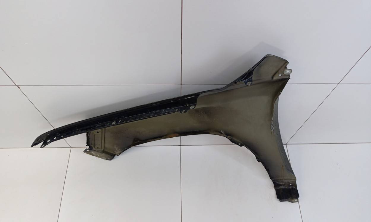 Крыло переднее правое