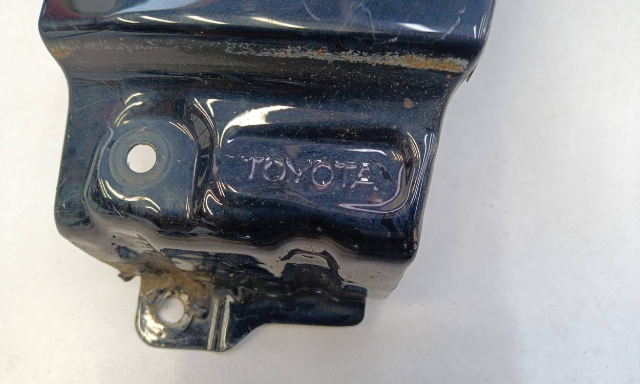 Крыло переднее правое