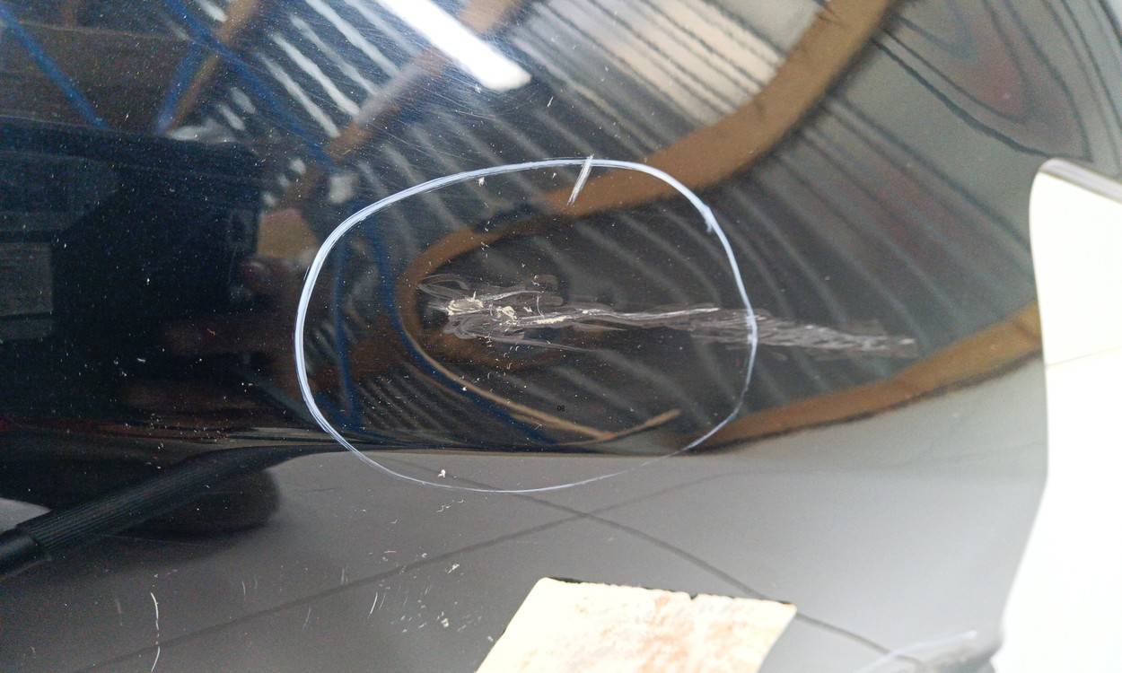 Крыло переднее правое