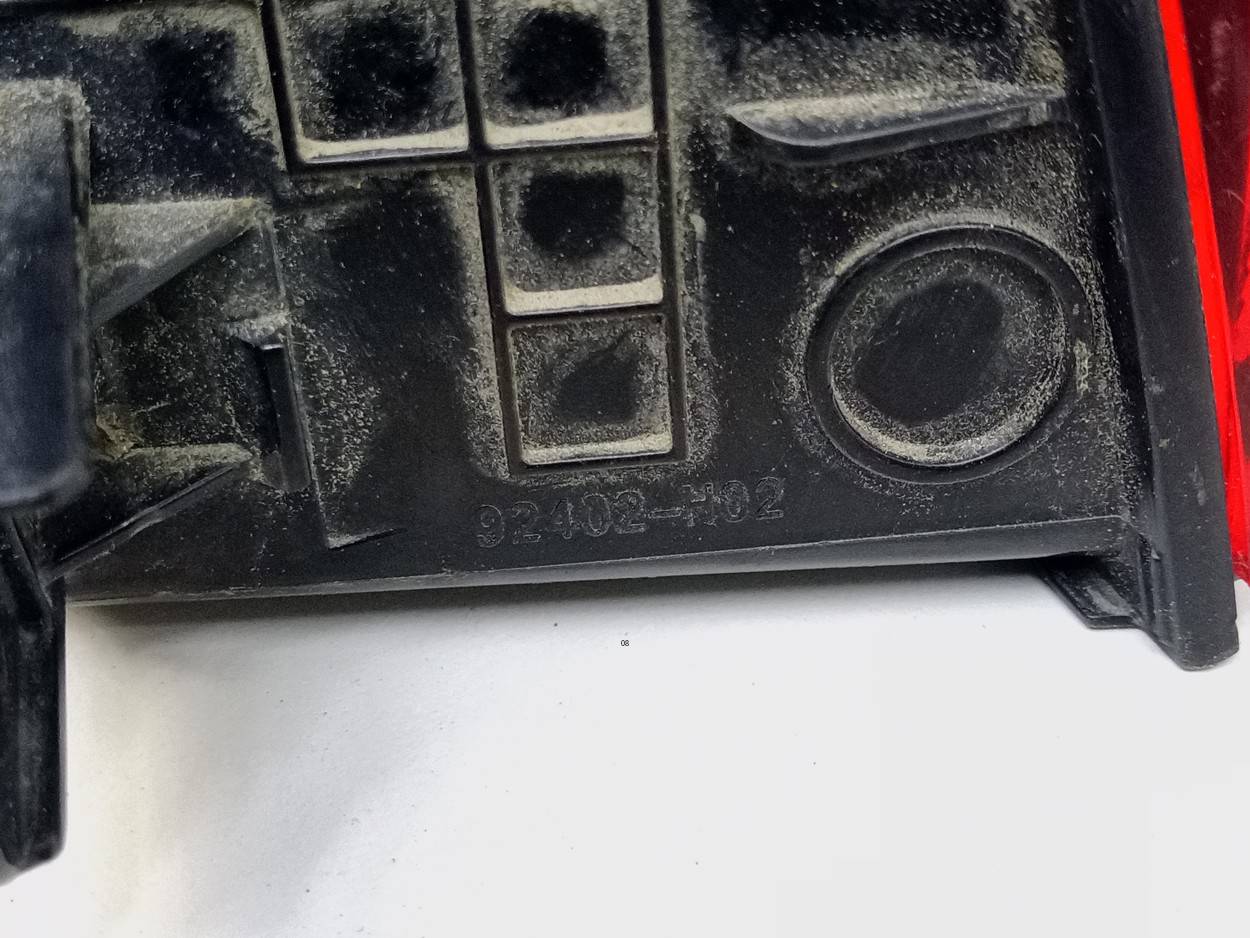 Фонарь задний наружный правый