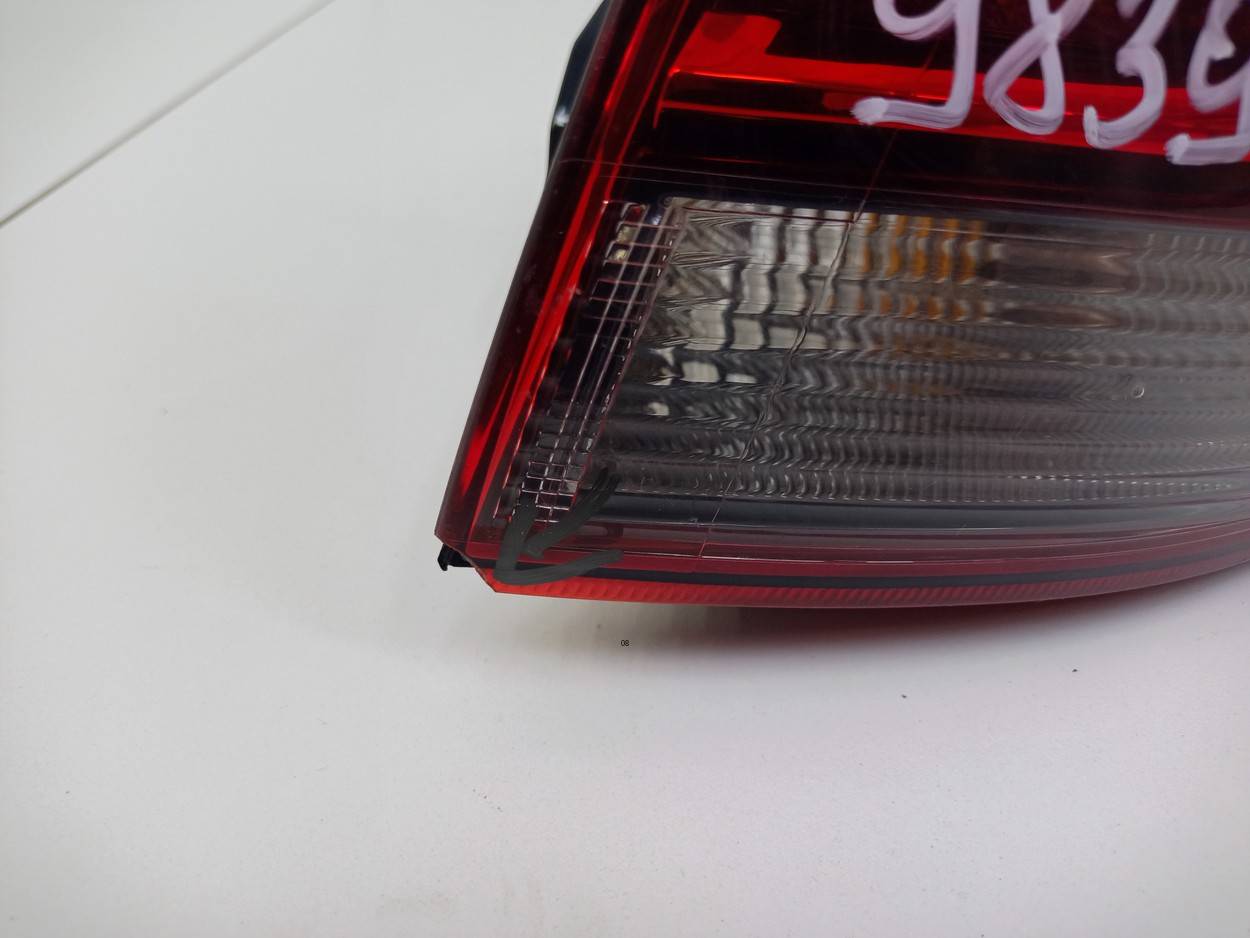 Фонарь задний наружный правый