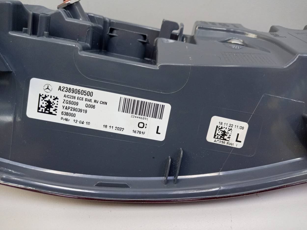 Фонарь задний наружный левый