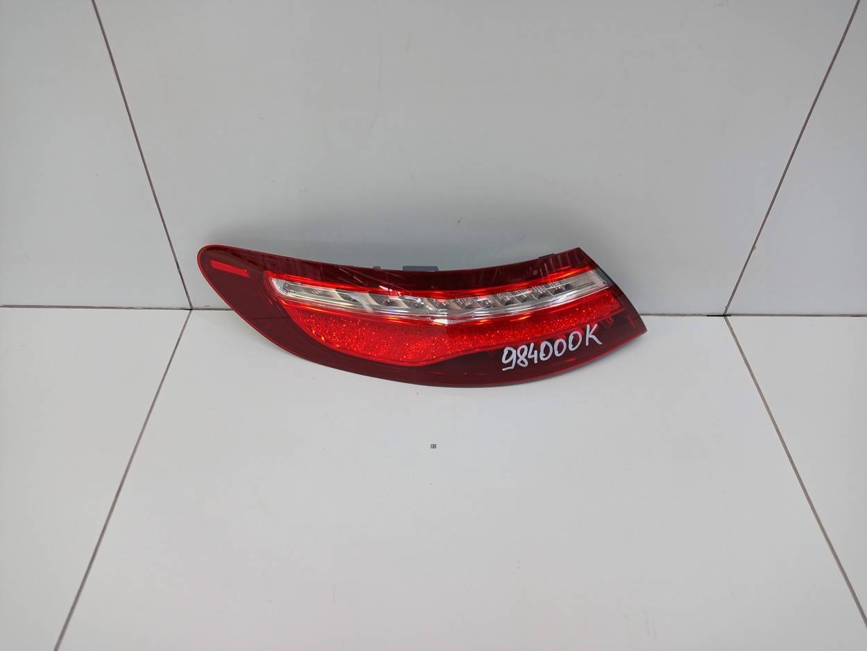 Фонарь задний наружный левый