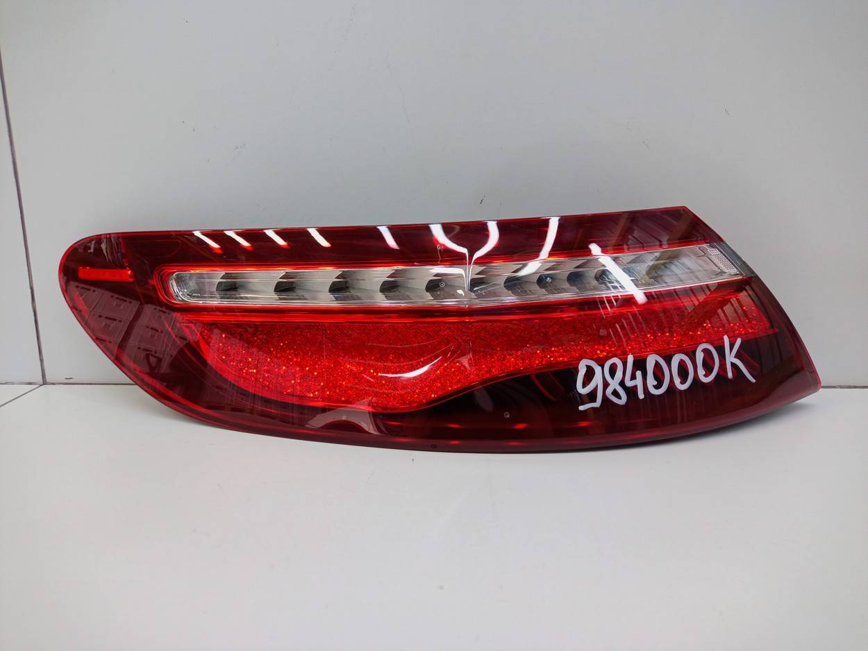 Фонарь задний наружный левый