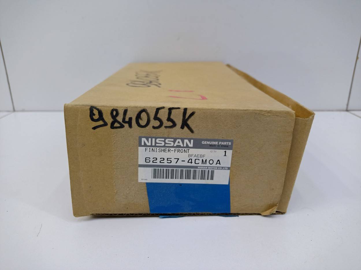 Накладка переднего бампера левая