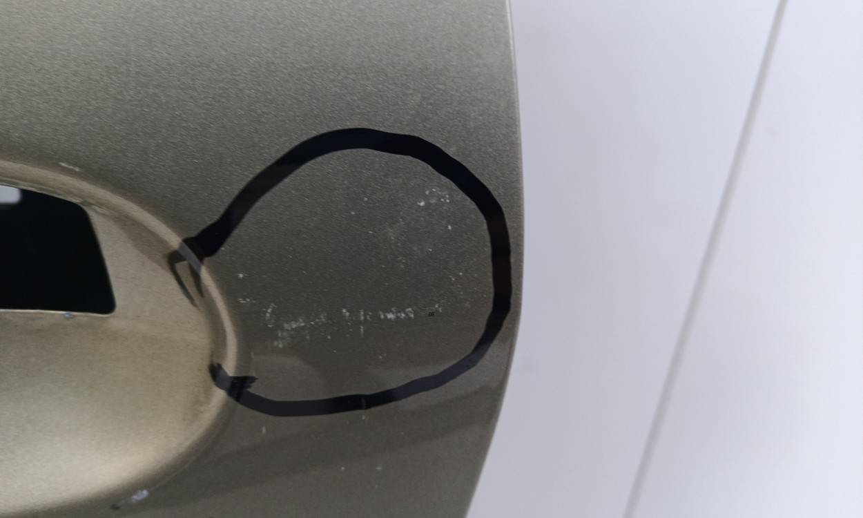 Дверь задняя левая