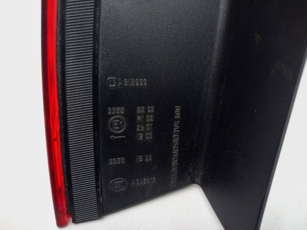 Фонарь задний наружный левый