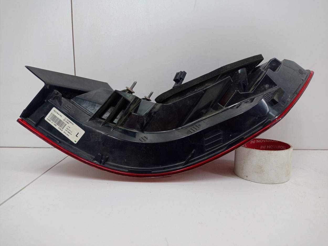 Фонарь задний наружный левый