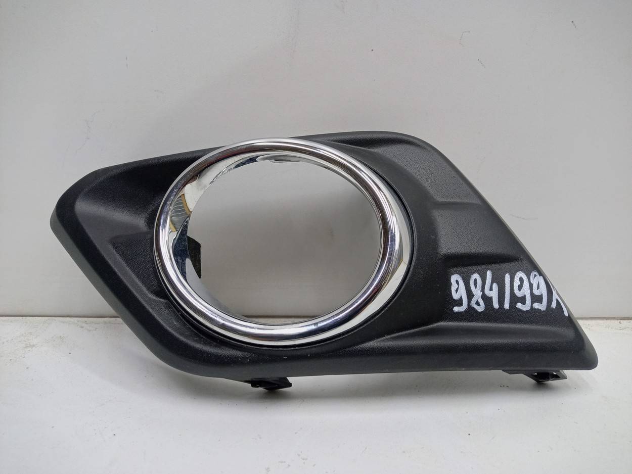 Накладка переднего бампера левая