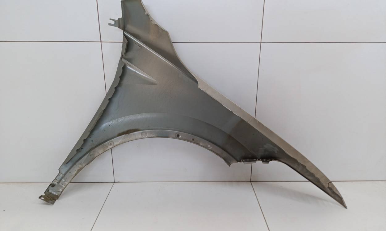 Крыло переднее левое