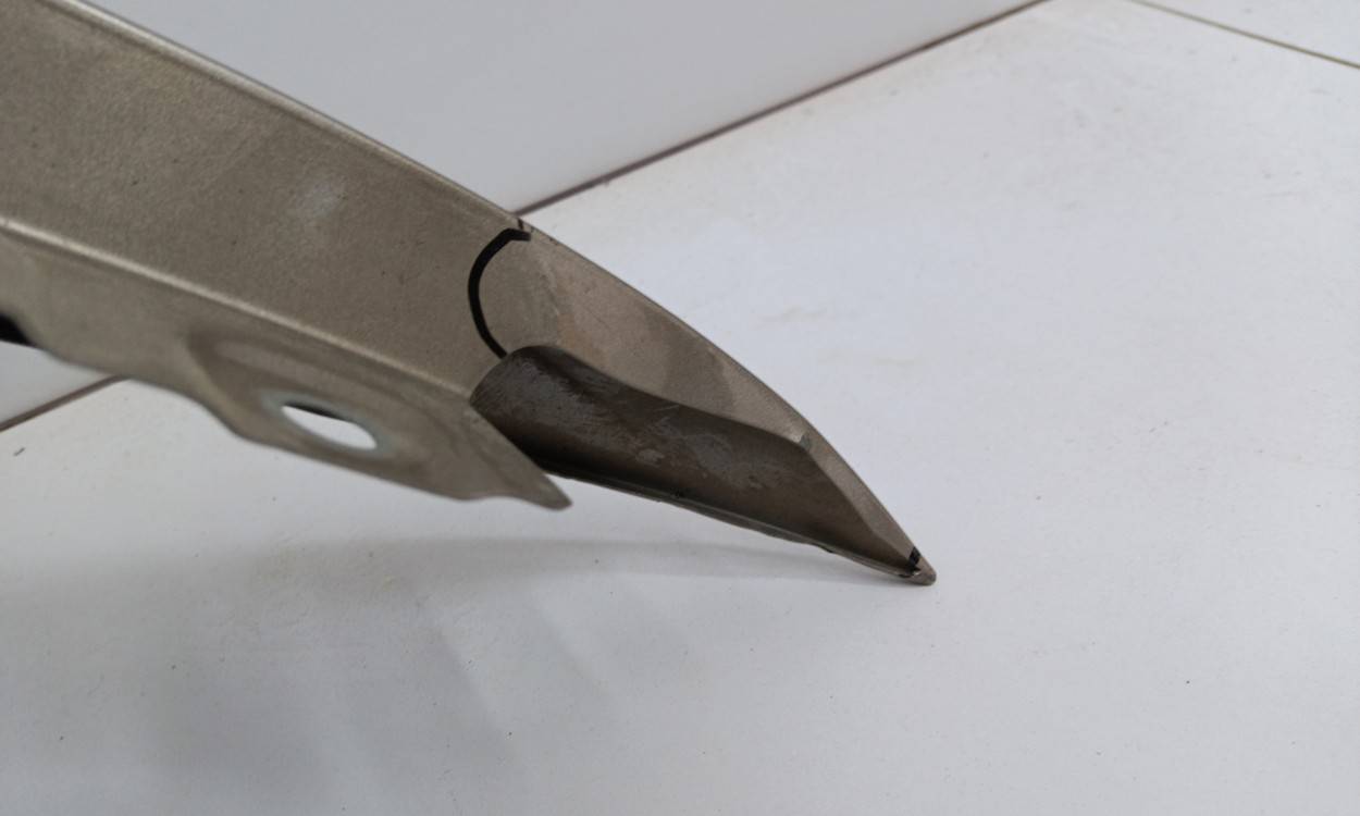 Крыло переднее левое