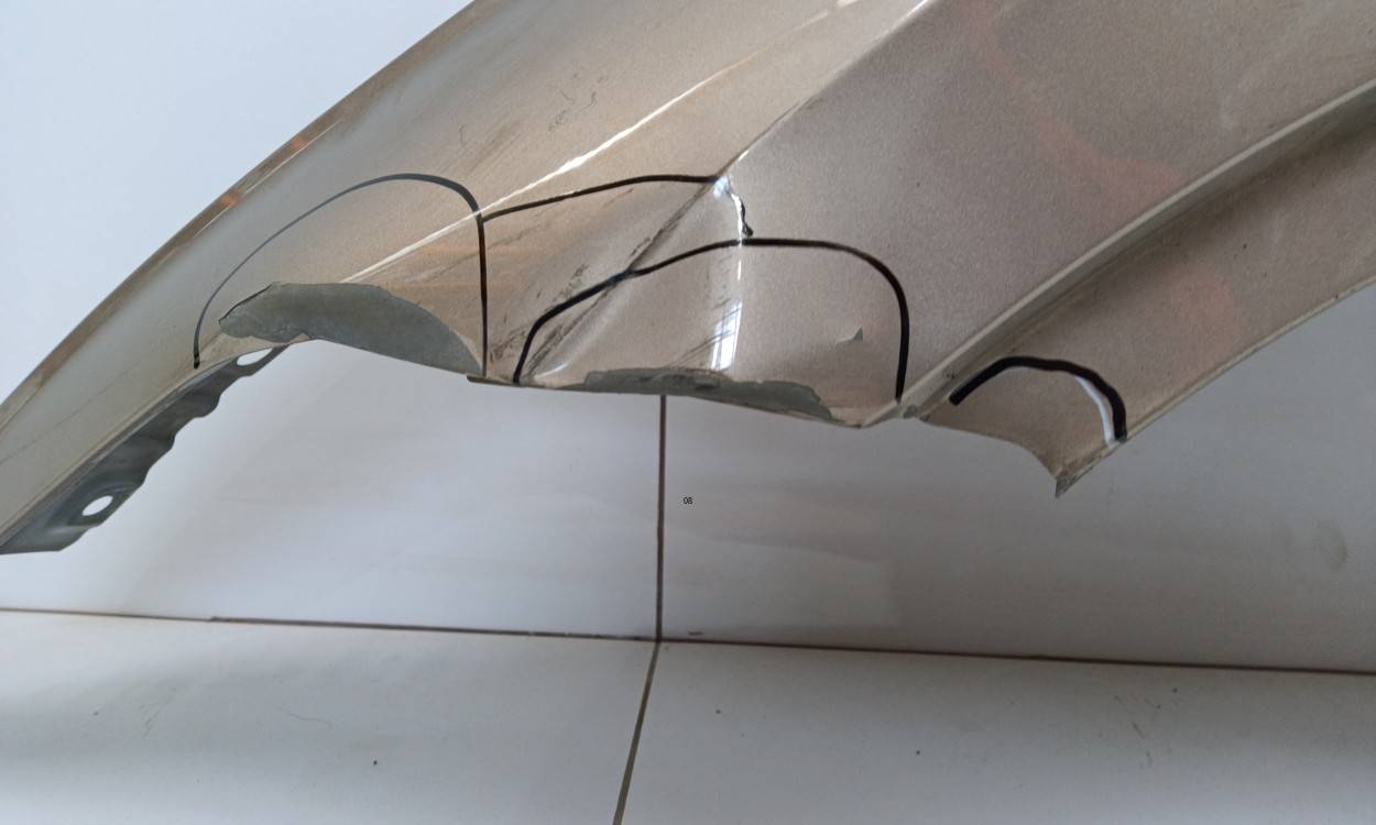 Крыло переднее левое