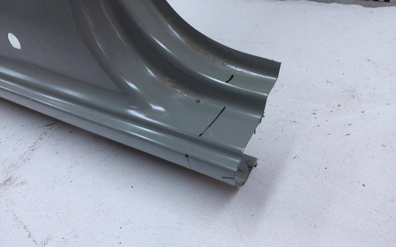 Кузовной элемент