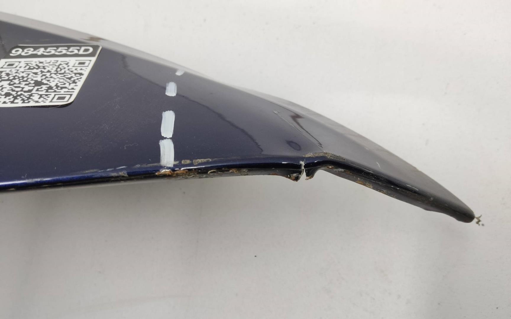 Крыло переднее правое