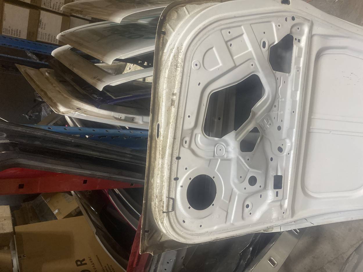 Дверь задняя левая