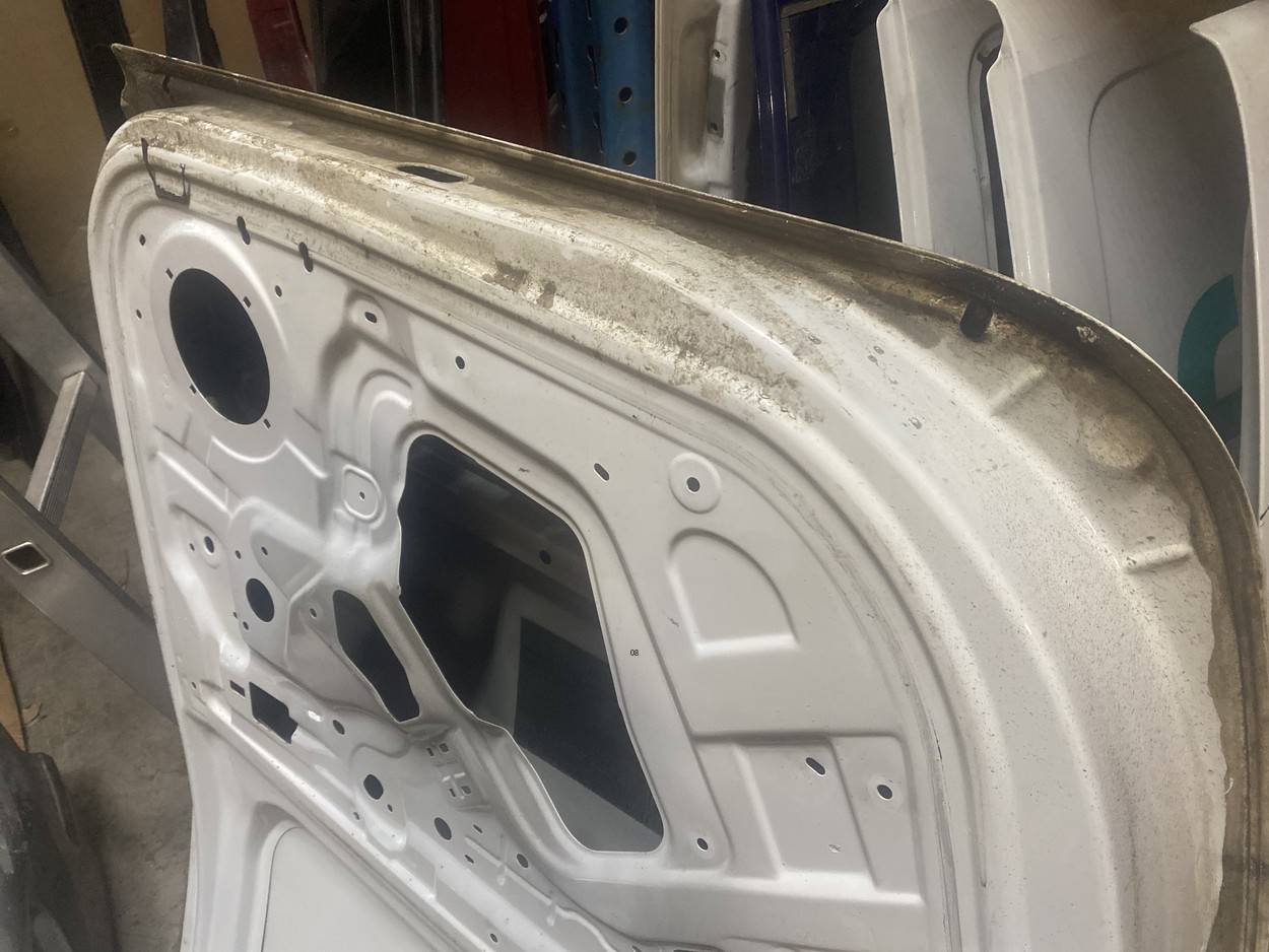 Дверь задняя левая