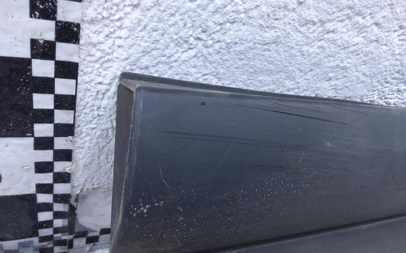 Накладка двери передней правой