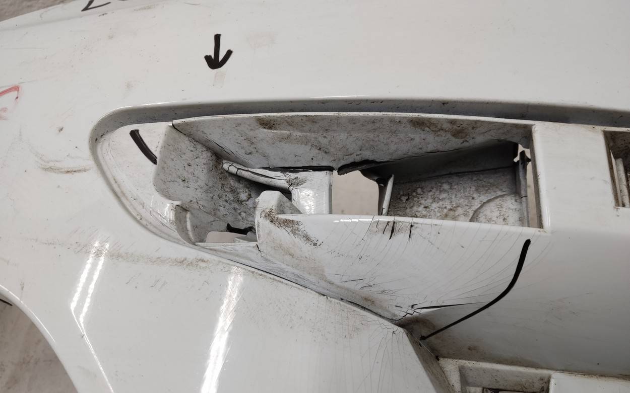 Бампер передний