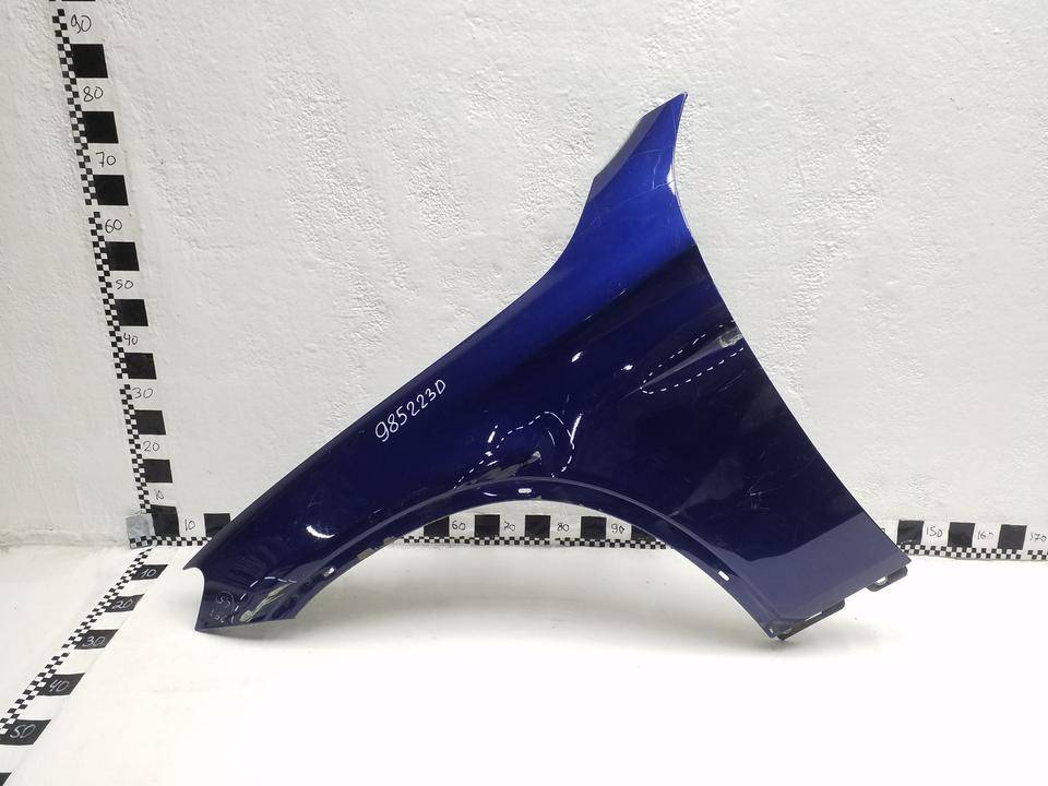 Крыло переднее левое