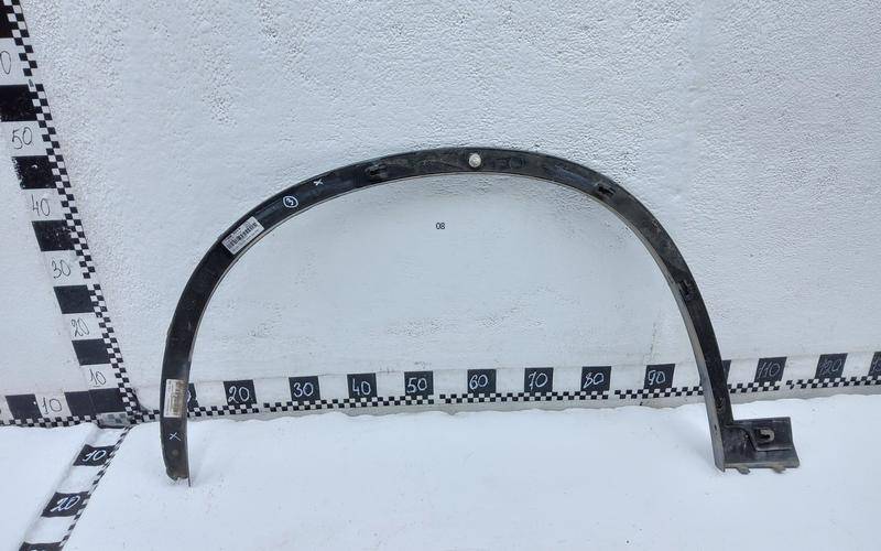 Накладка переднего крыла правого