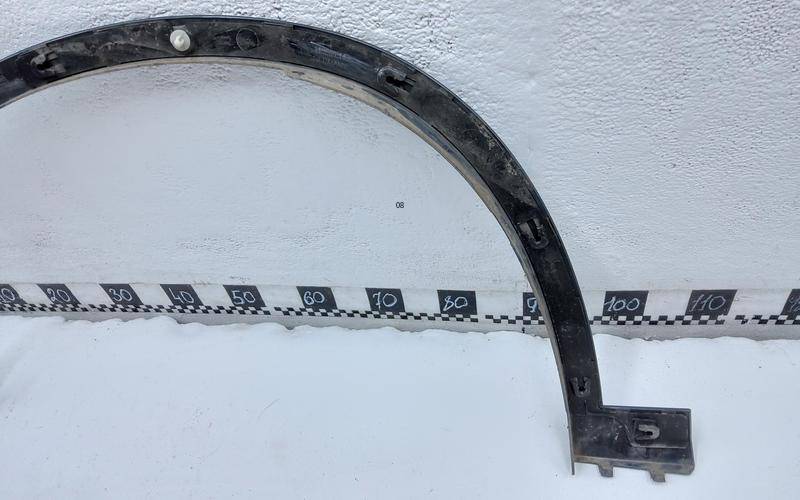 Накладка переднего крыла правого