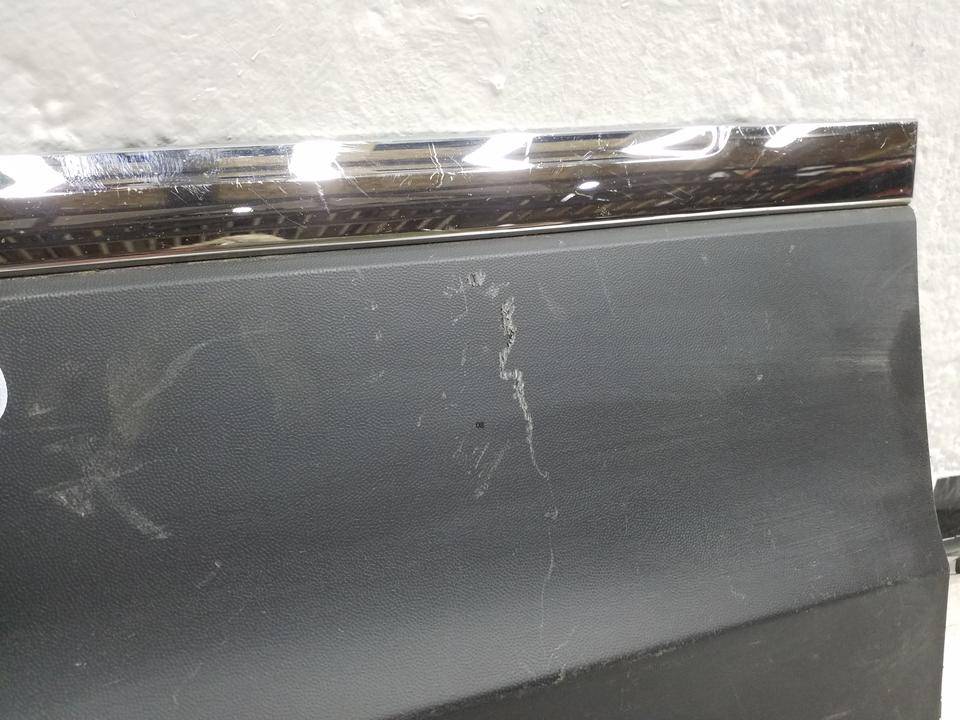 Накладка двери задней левой