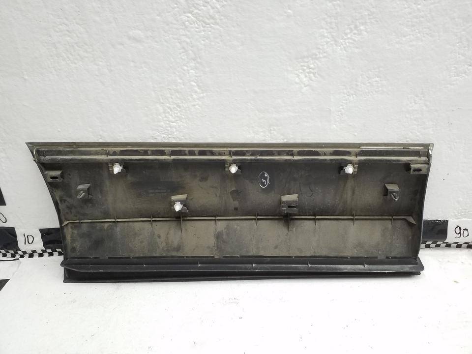 Накладка двери задней левой