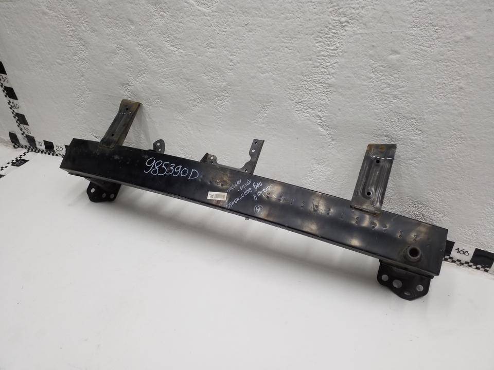 Усилитель переднего бампера