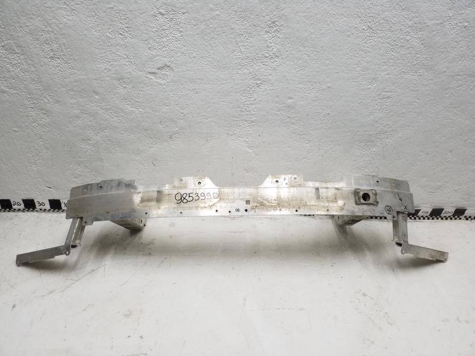 Усилитель переднего бампера