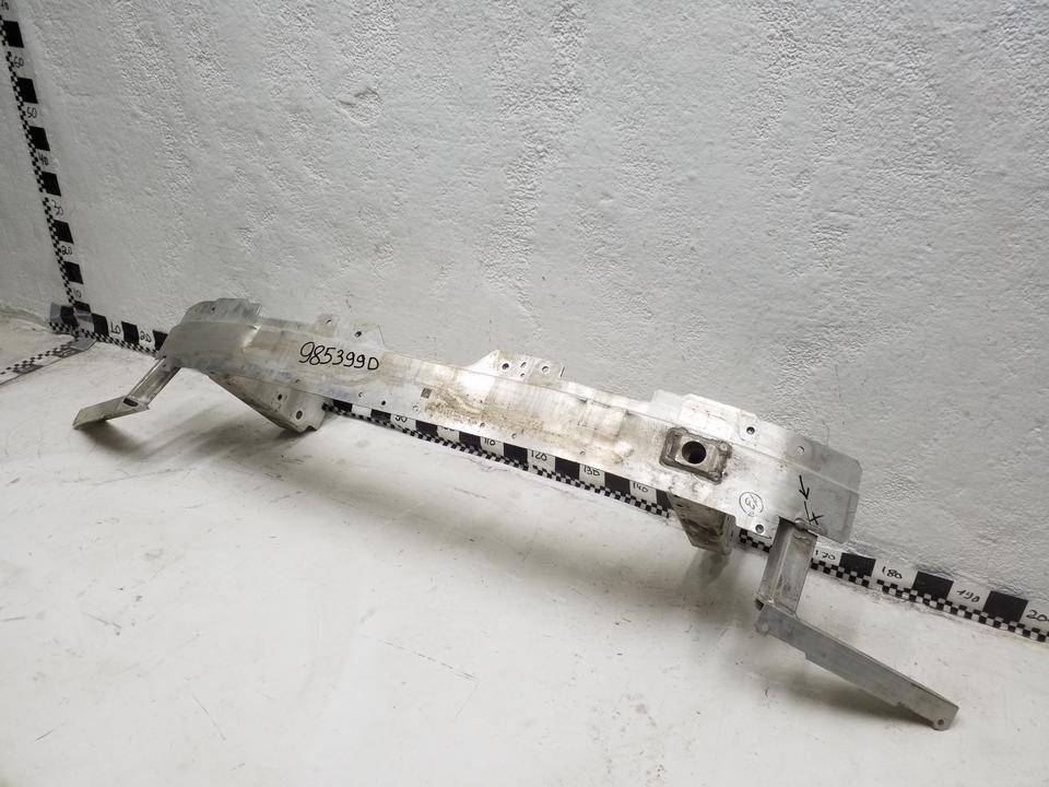 Усилитель переднего бампера