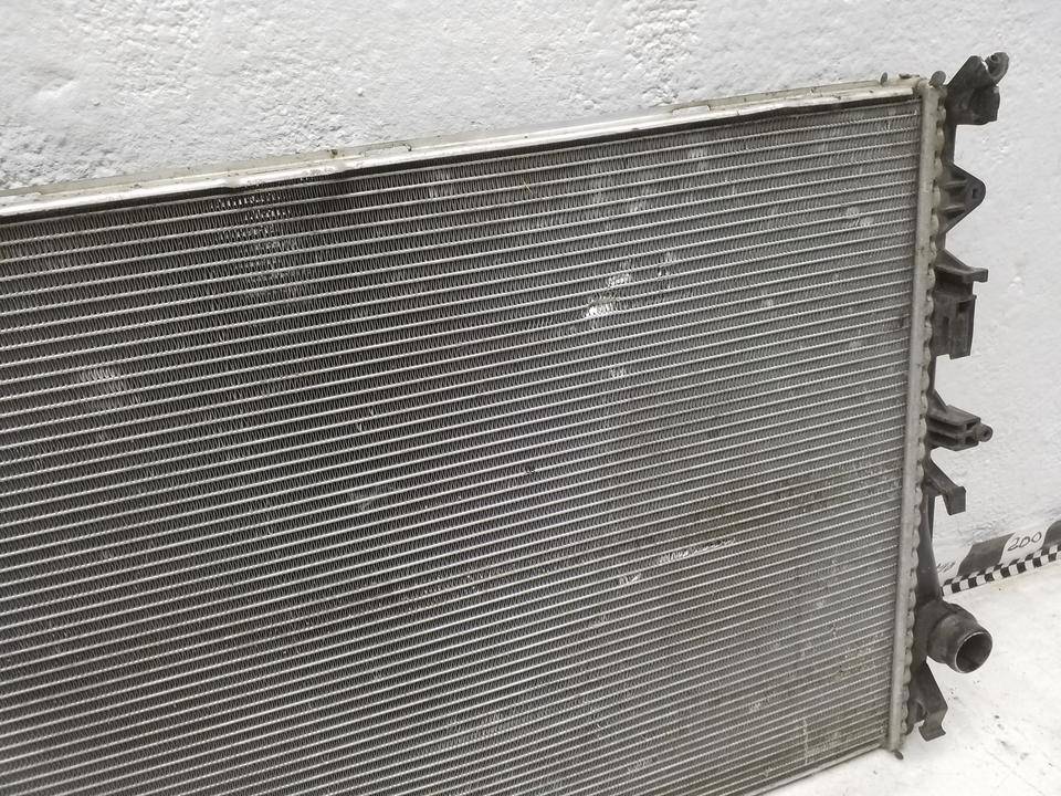 Радиатор охлаждения двигателя основной