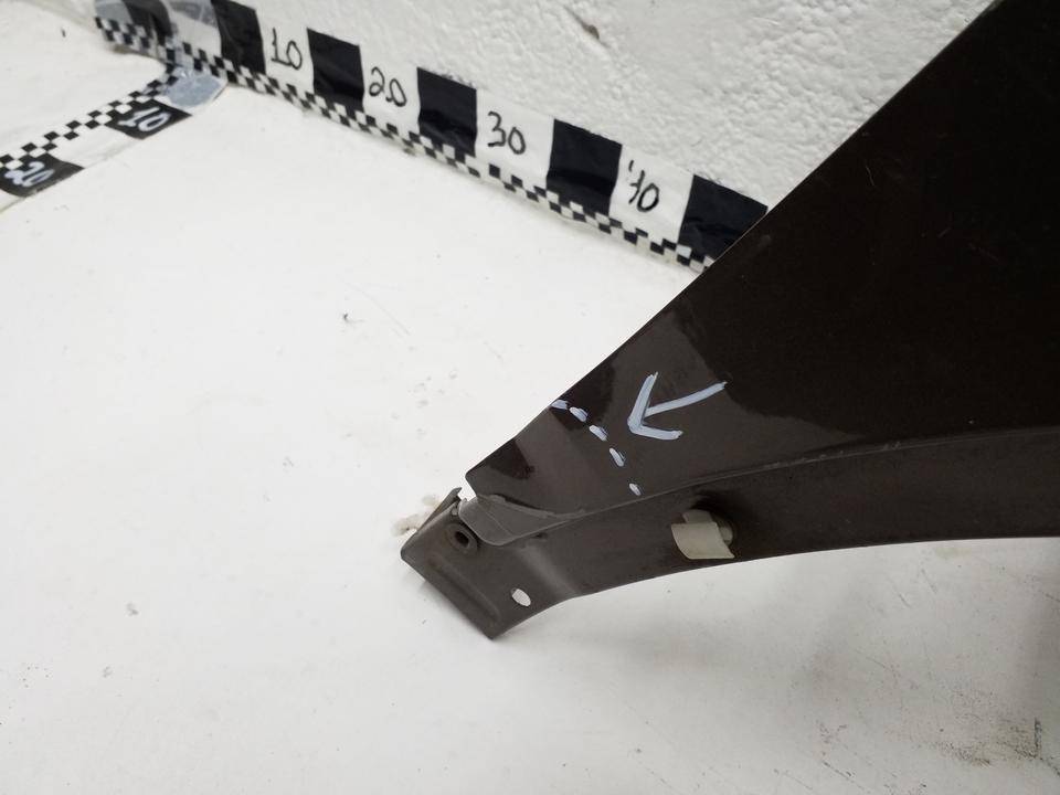 Крыло переднее правое