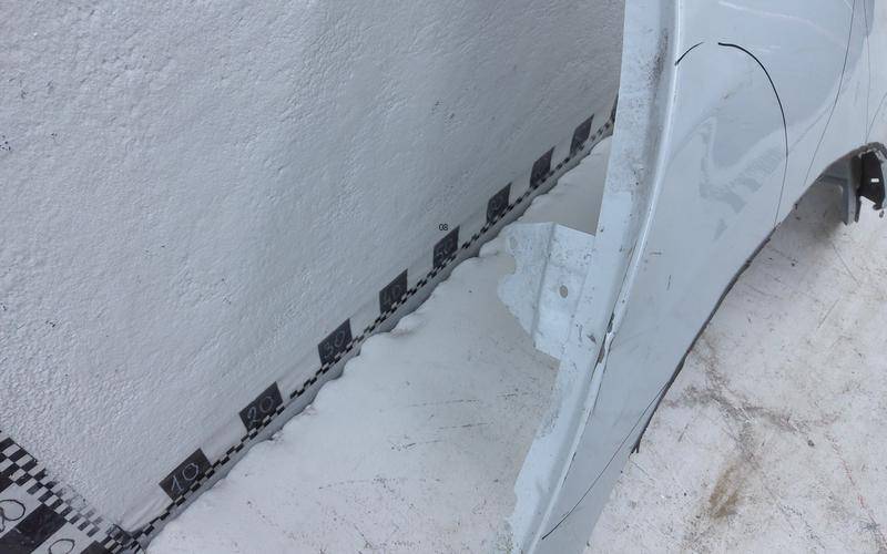 Крыло переднее правое