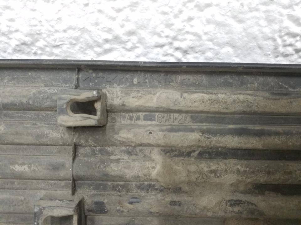 Накладка на подножку