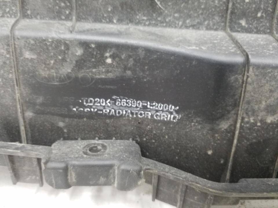 Кожух замка капота