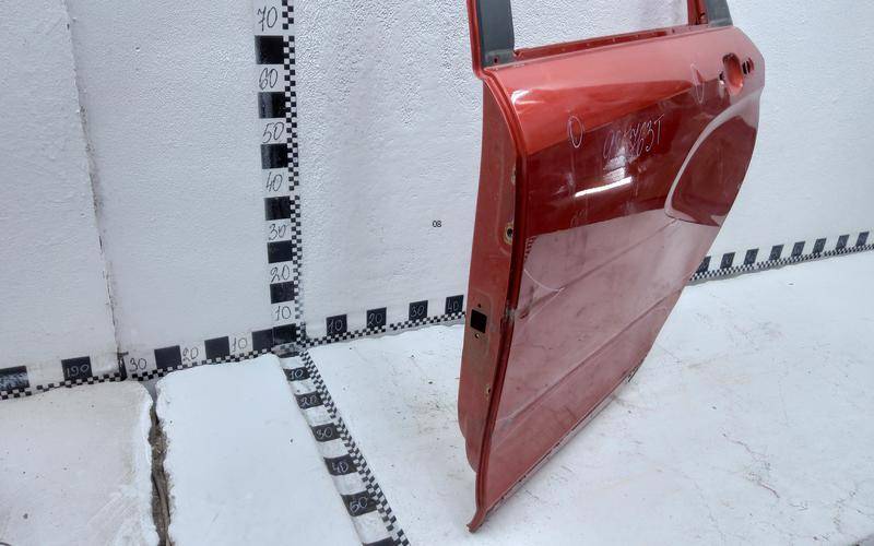 Дверь задняя левая