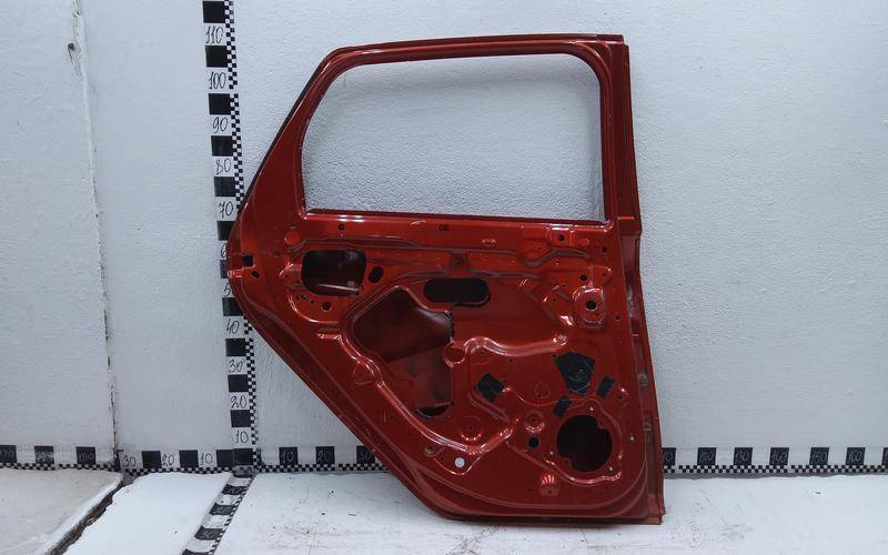 Дверь задняя левая