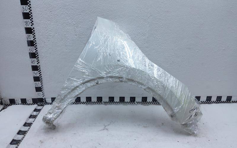 Крыло переднее правое