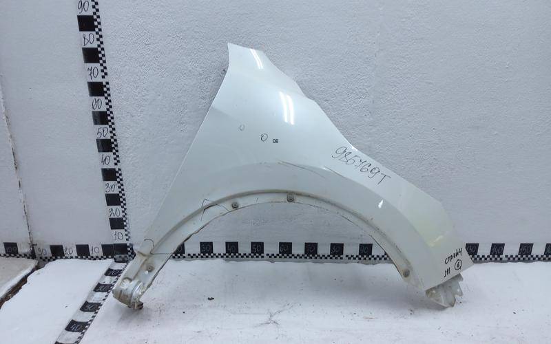 Крыло переднее правое