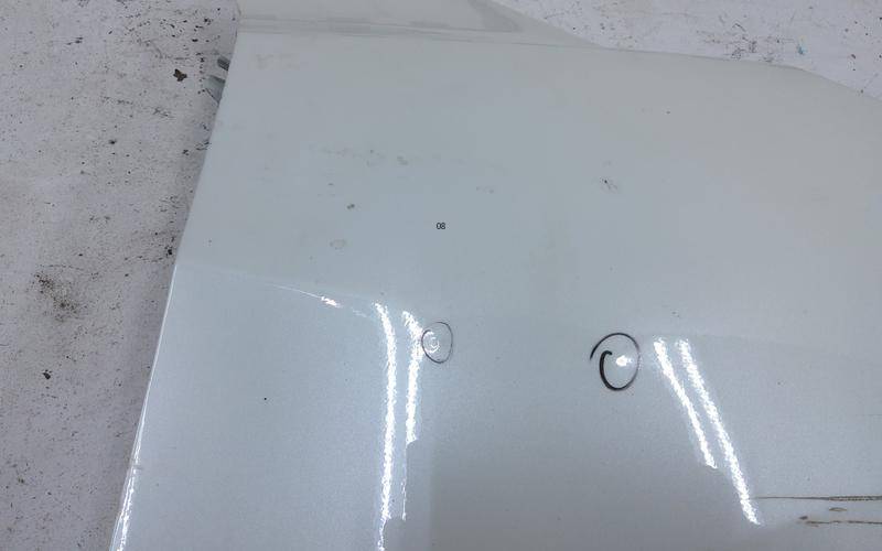 Крыло переднее правое