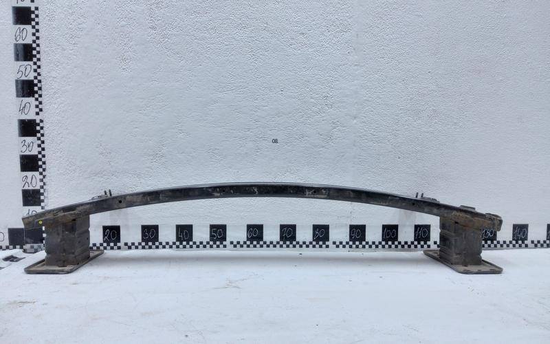 Усилитель переднего бампера