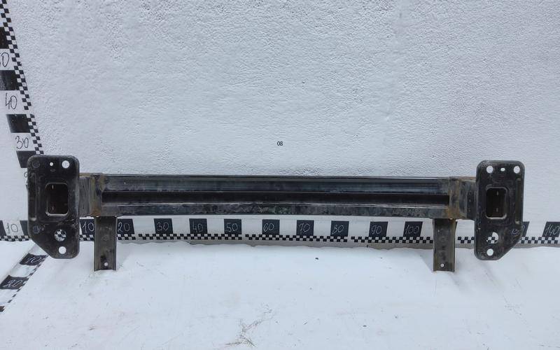 Усилитель переднего бампера