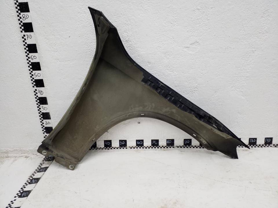 Крыло переднее левое