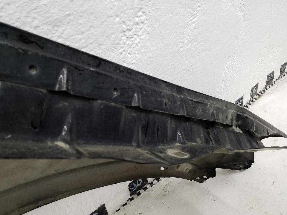 Крыло переднее левое